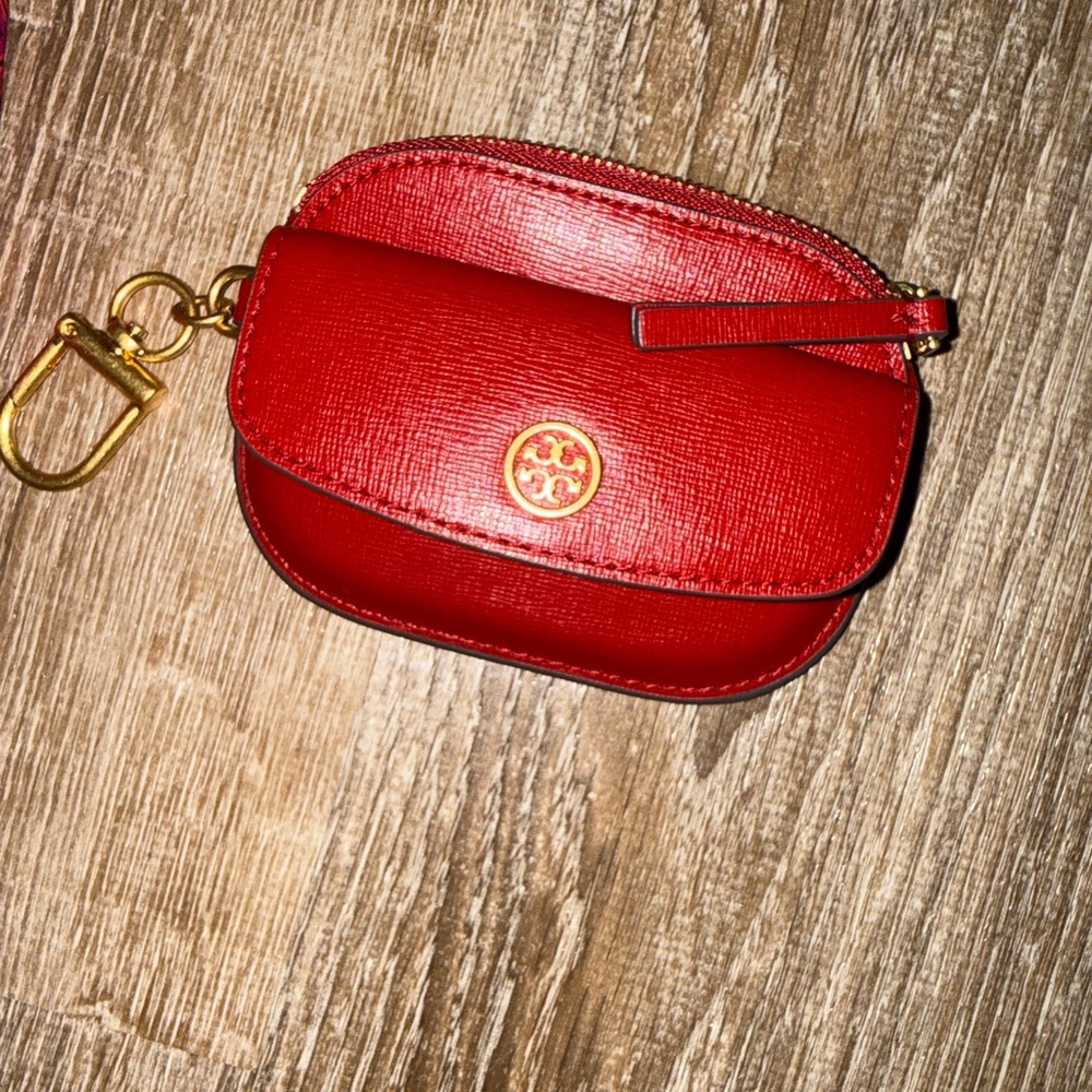 Like new Tory Burch ROBINSON CARD CASE KEY RING - Picture 5 of 14